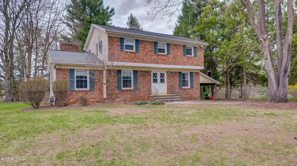 38 Hamilton St