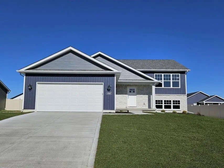 5033 Richard Dr