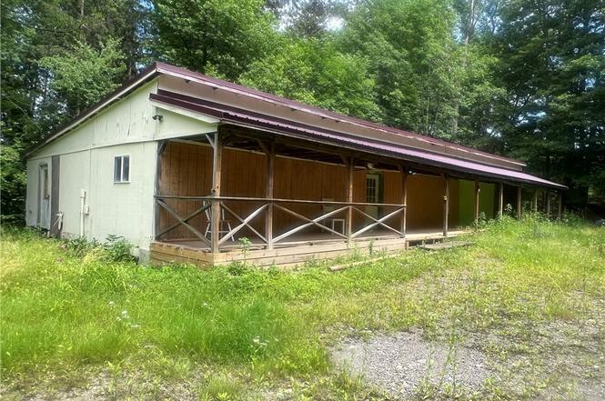 2872 W River Rd
