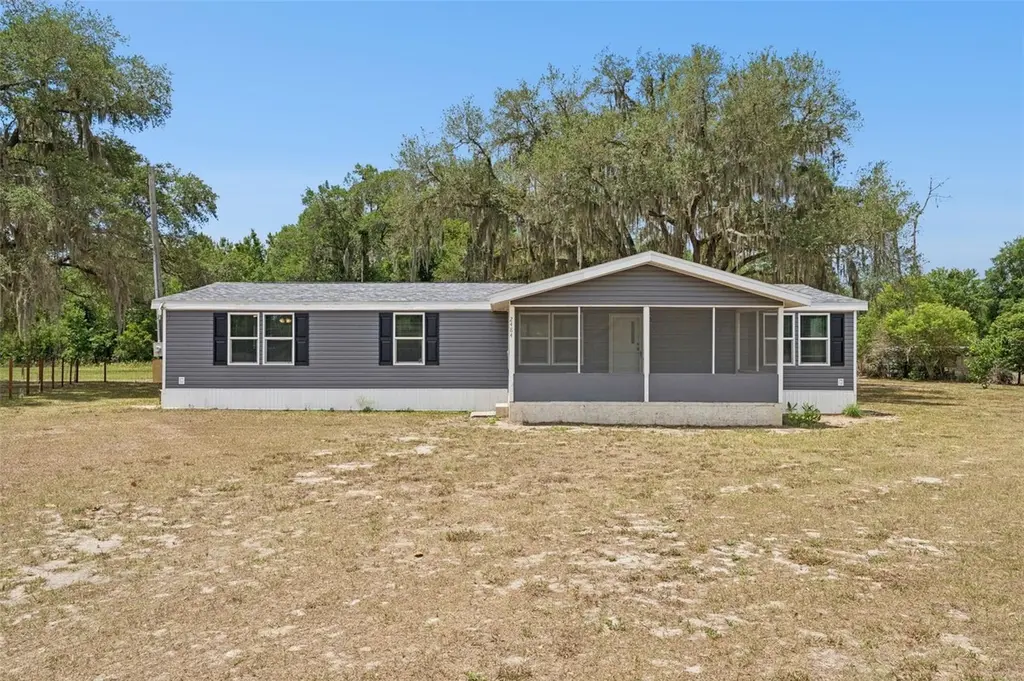 2484 Gator Ln