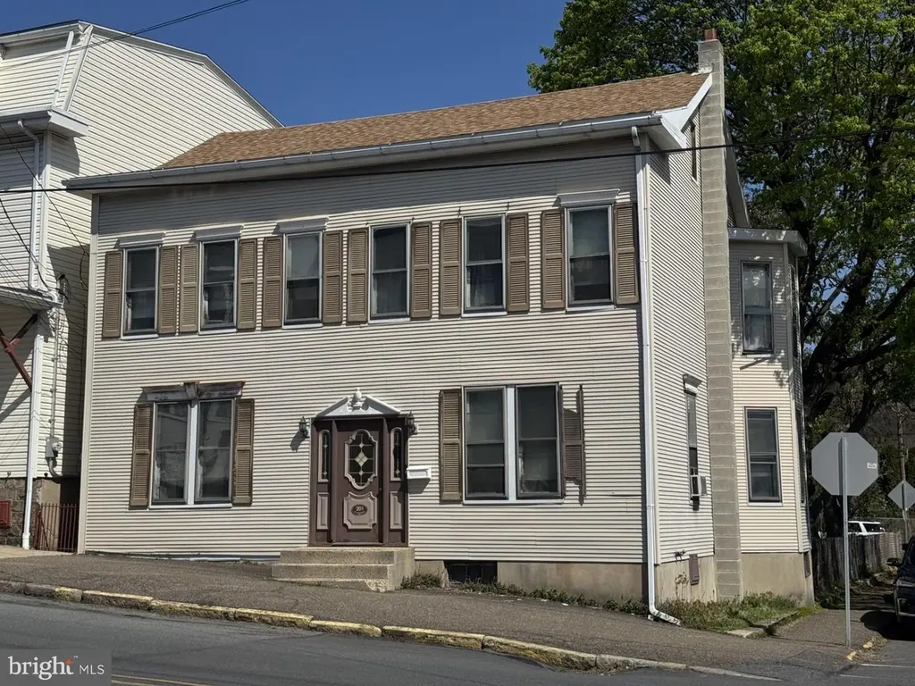 201-203 N Front St