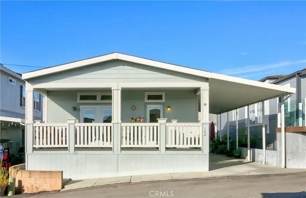 102 Bay Dr