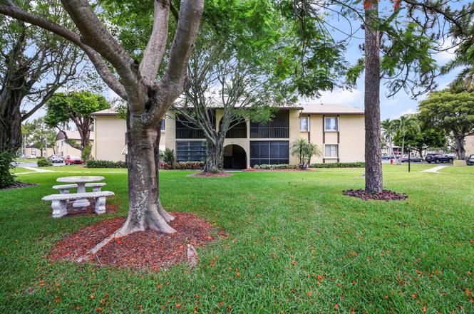 321 Pine Ridge Cir Unit C-2