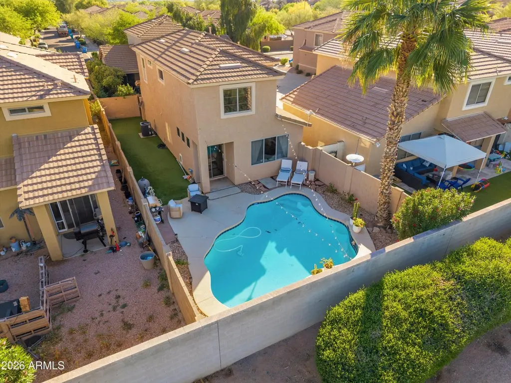 4010 E Melinda Ln