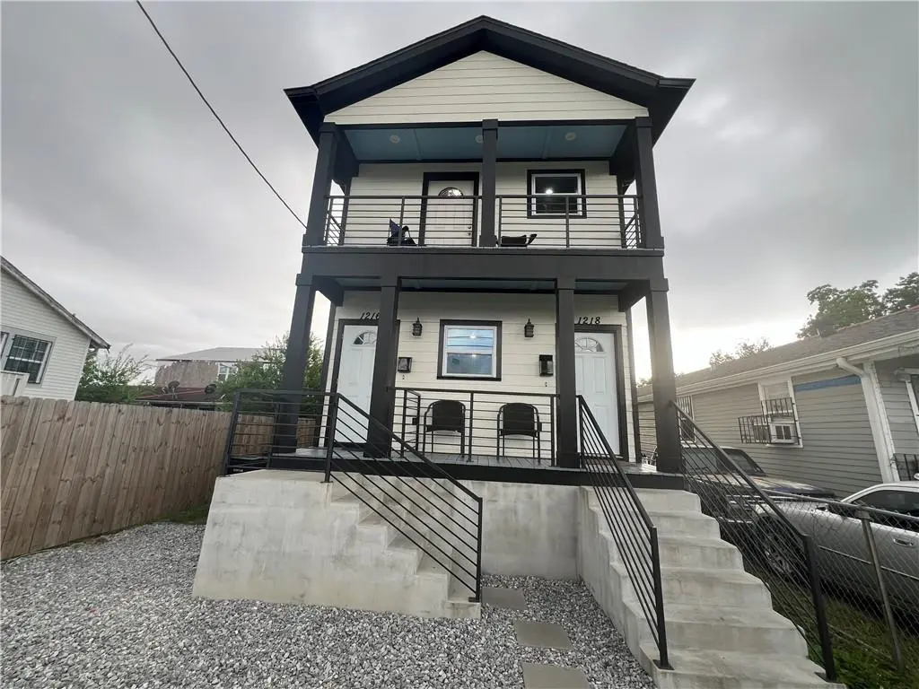 1216 18 Gordon St