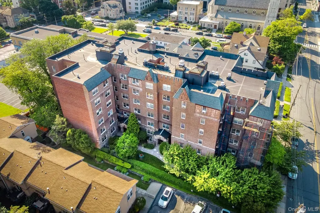 151 Centre Ave Unit 5C