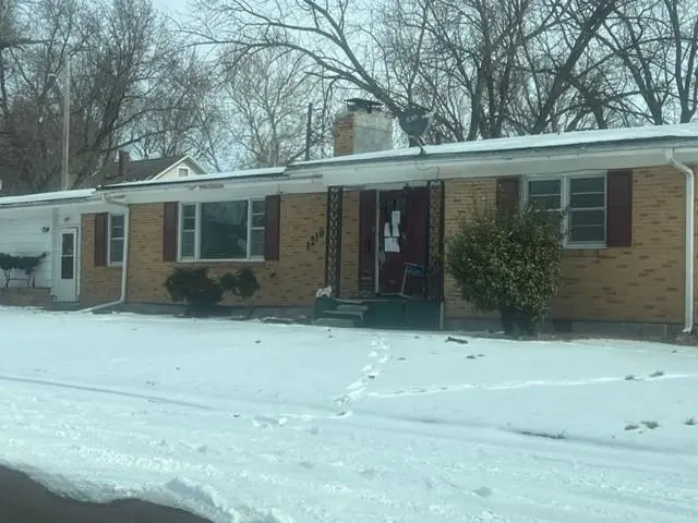 1216 Maple Ln