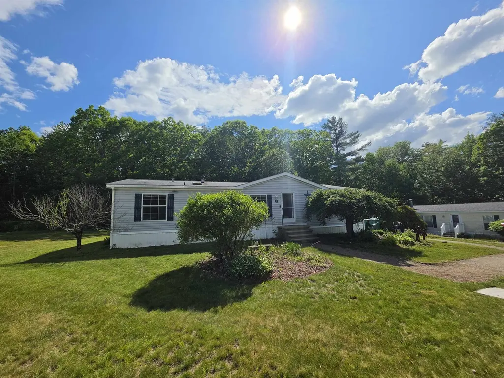 15 Country Ln