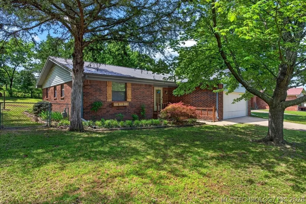 104 Trayce St