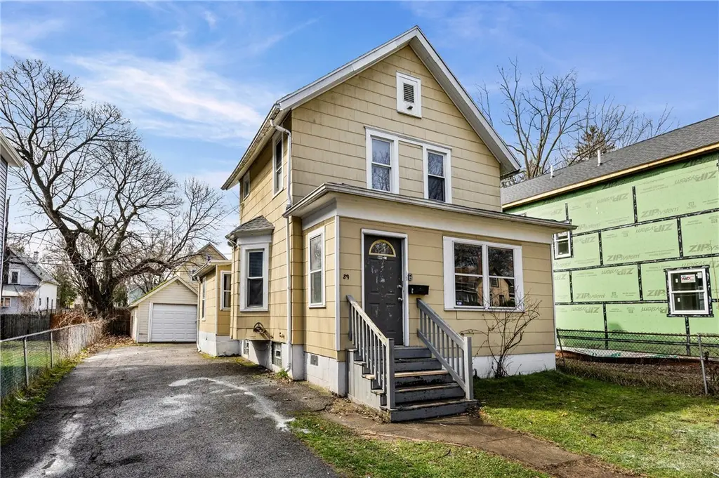 89 Superior St