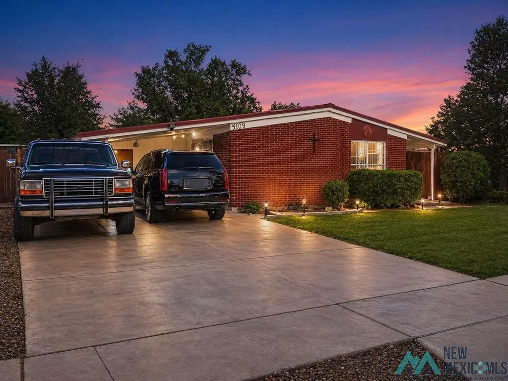 3109 Radcliff Dr