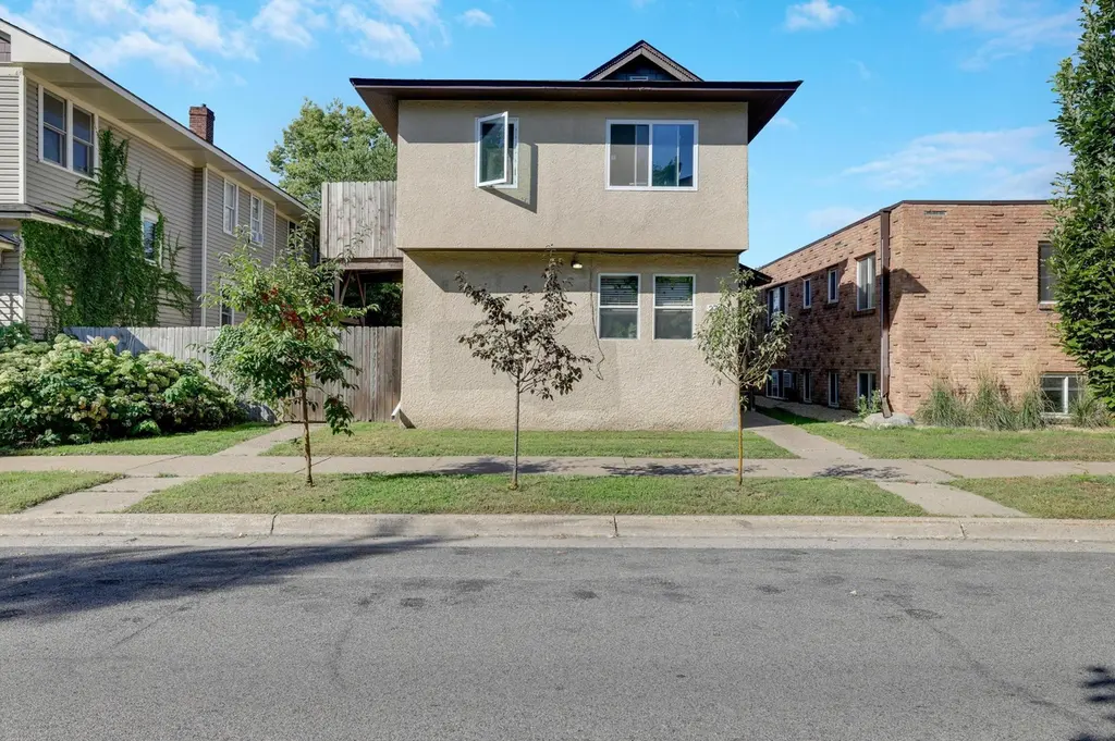 2704 Garfield Ave