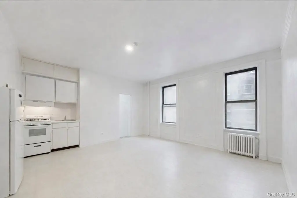 557 W 150th St #22