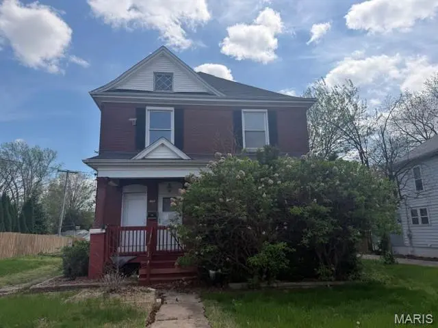 124 Carlyle Ave