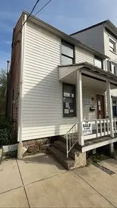 120 Locust St