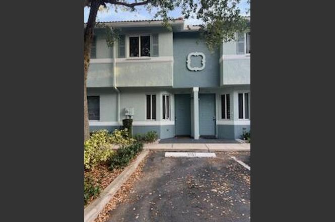 1951 Gardenia Ct
