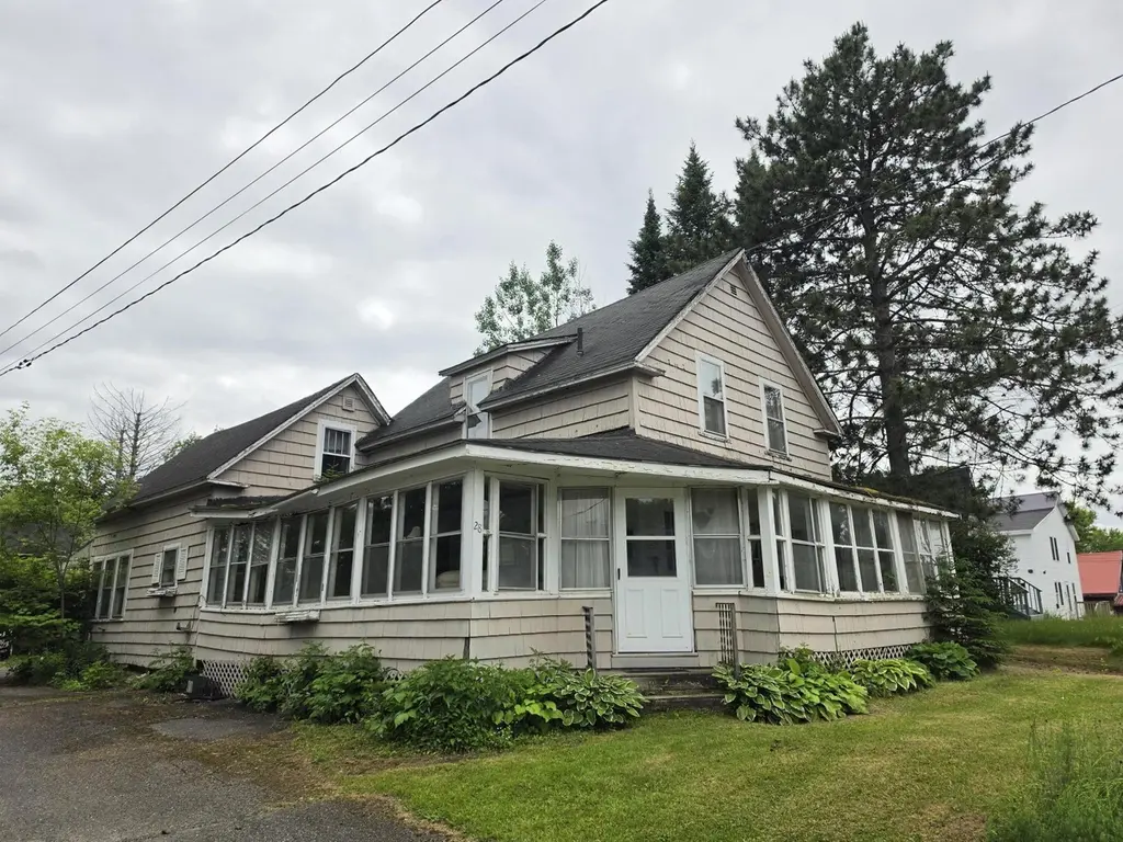 28 Roberts St
