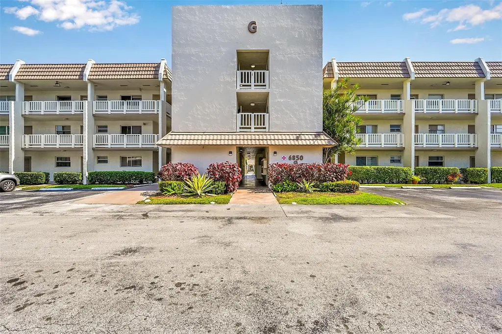 6850 Royal Palm Blvd Unit G202