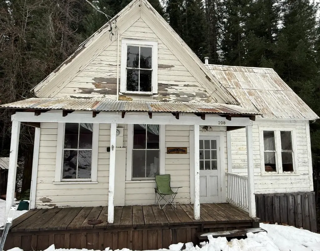 208 Main St