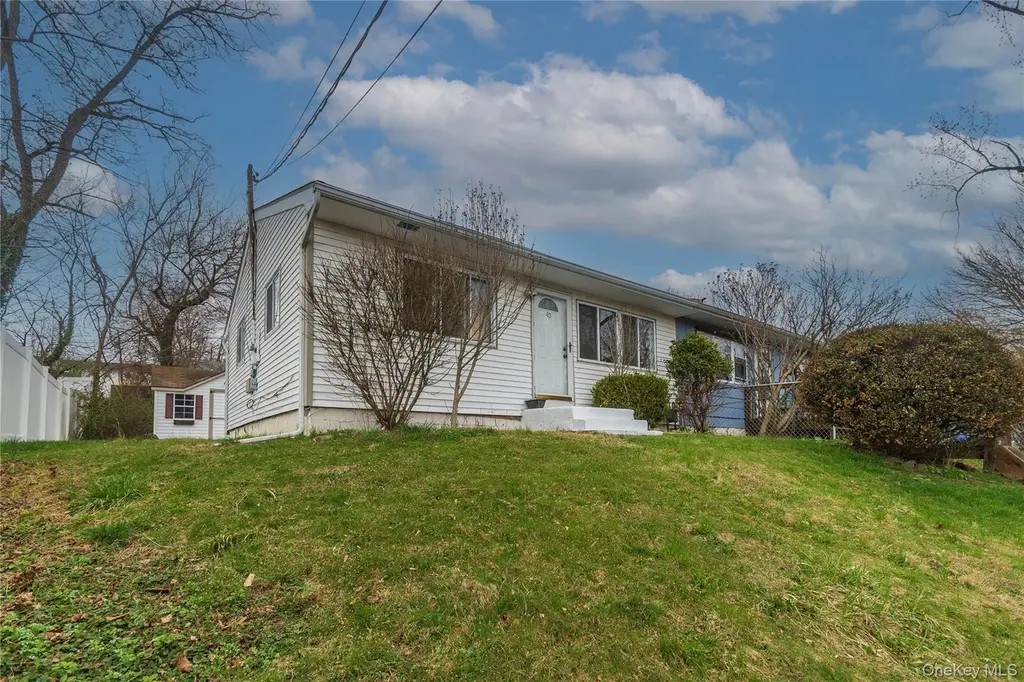 43 Lafayette Dr
