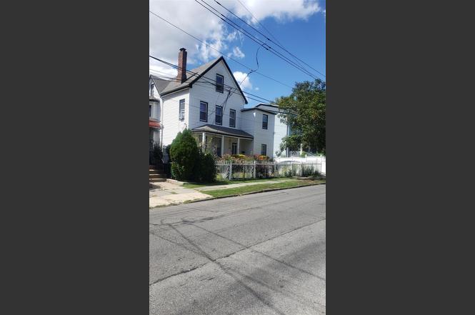 18 S 11th Ave