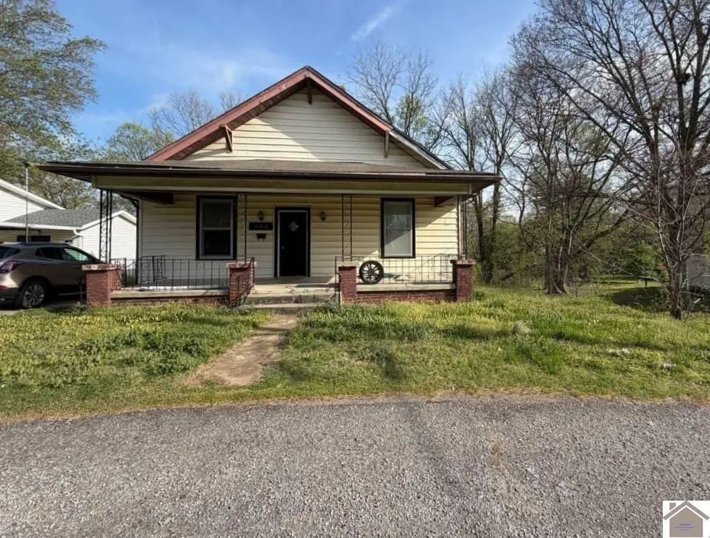 300 5th St