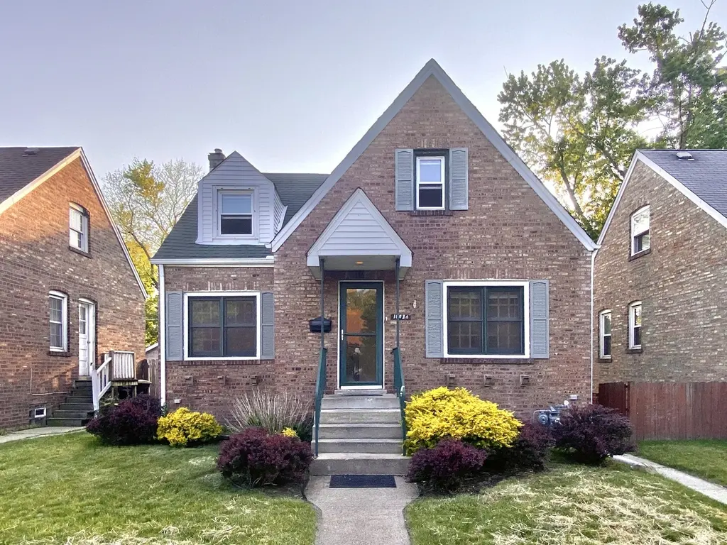 18034 Ridgewood Ave