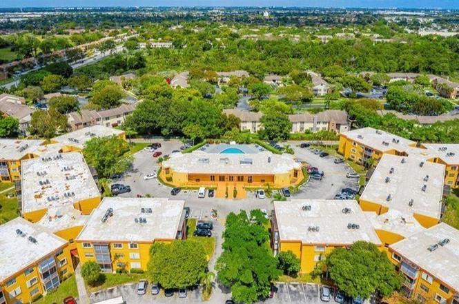 4334 NW 9th Ave Unit 9-3B