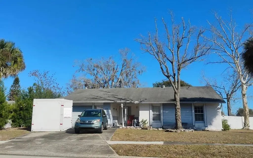 1042 Princess Gate Blvd