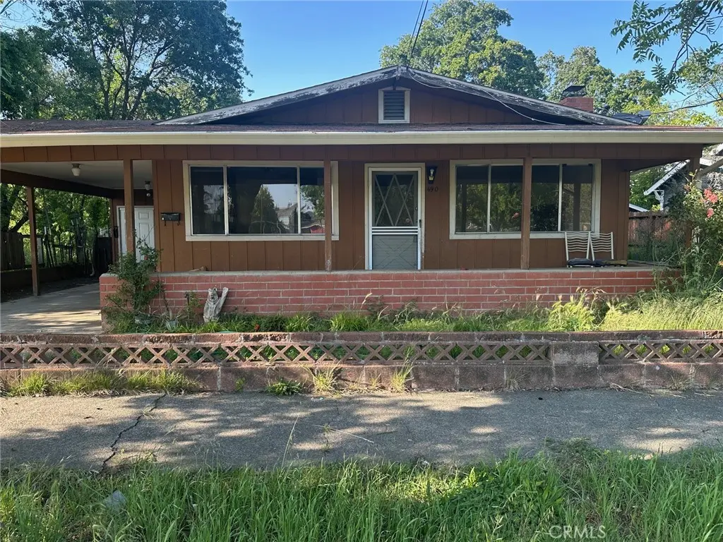 490 Martin St
