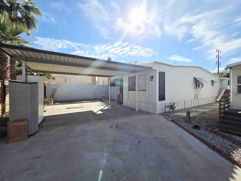 108 Dromedary Cir