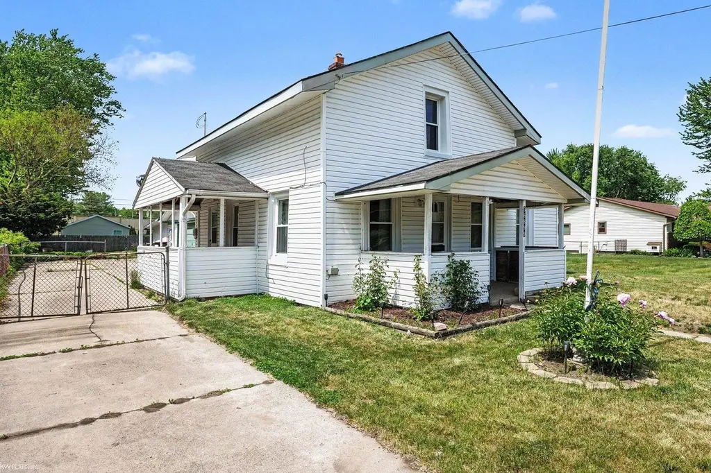 36899 Main St