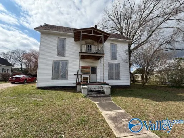 211 S Center St