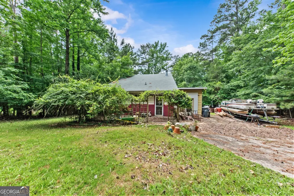 215 Goldfinch Dr
