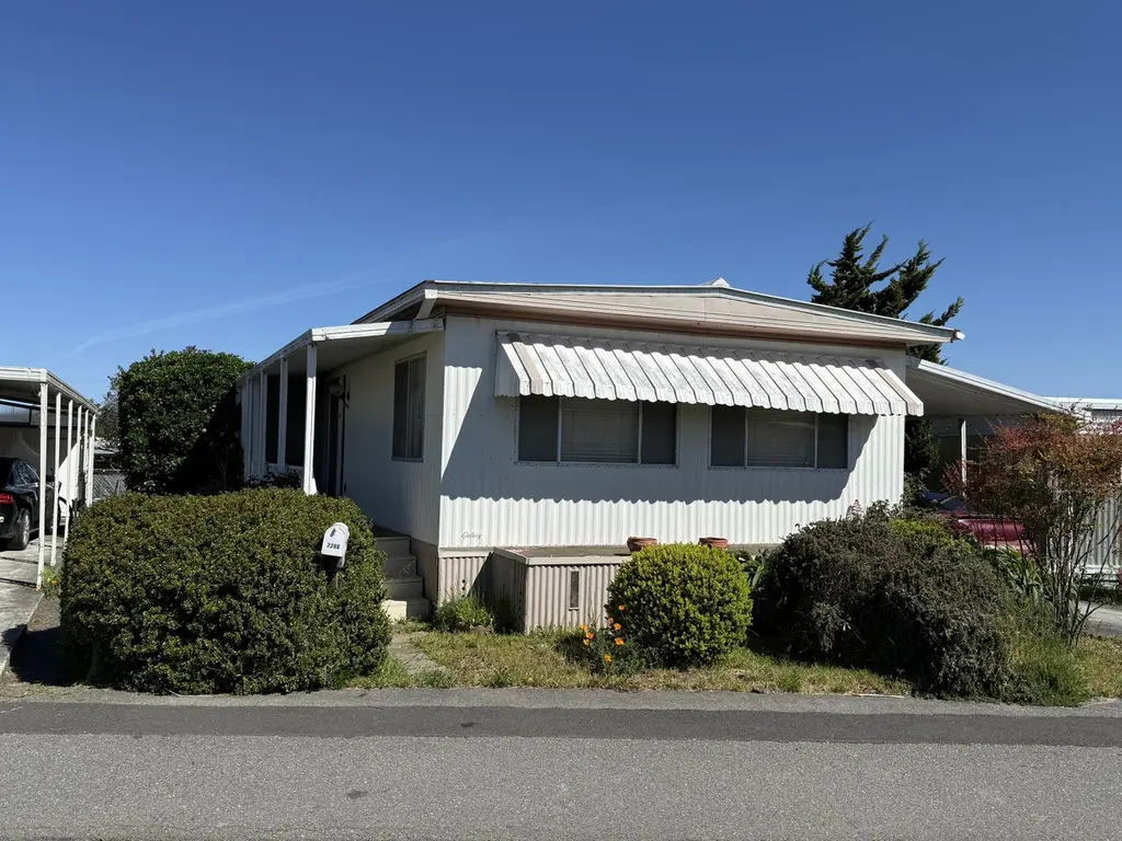 2268 Royal Dr #28