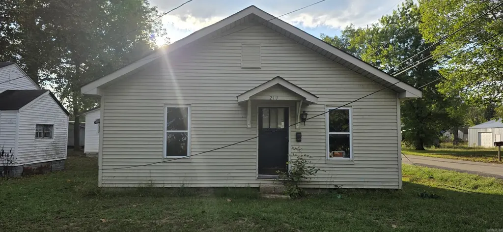 219 Edith St