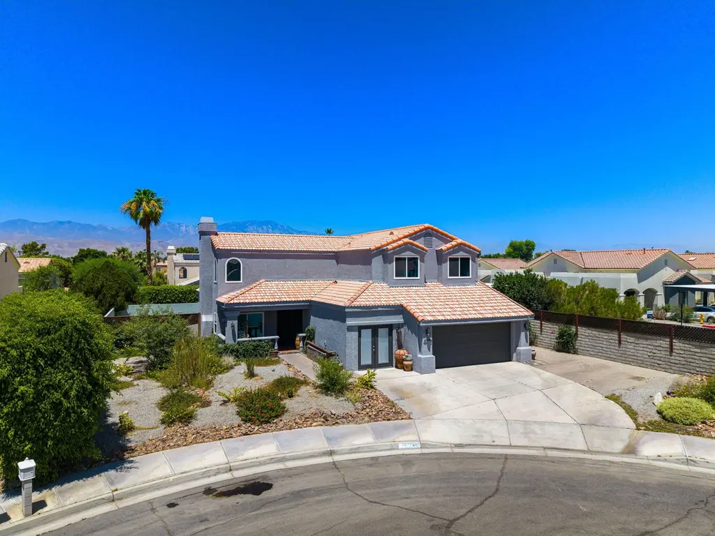 41945 Maryn Ct