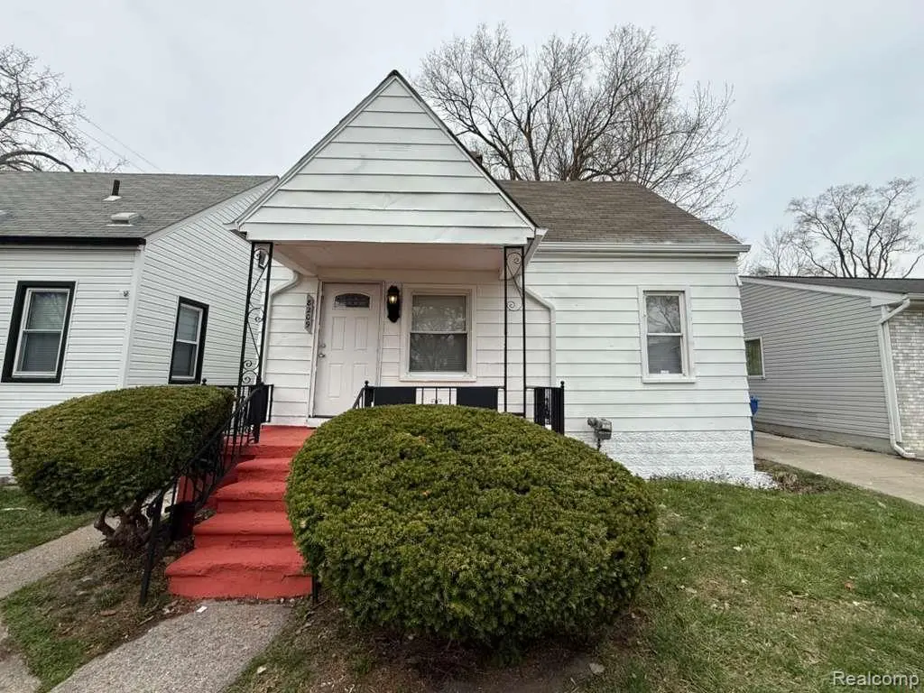 8209 Orchard Ave