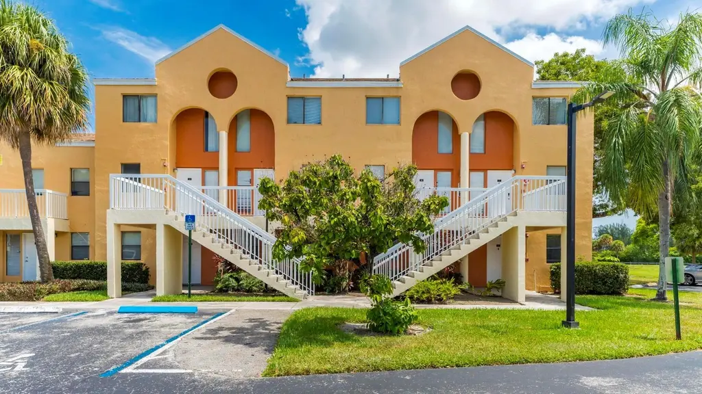 5200 NW 31st Ave Unit E96-98