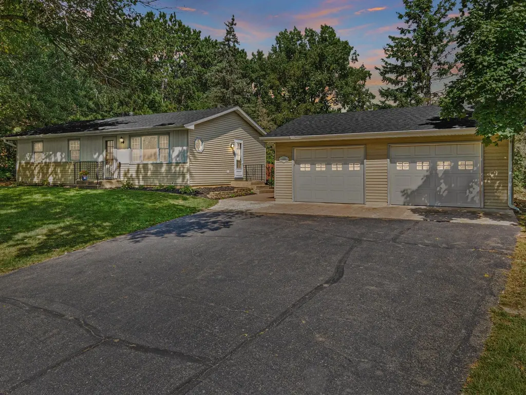 12814 Island View Dr NW