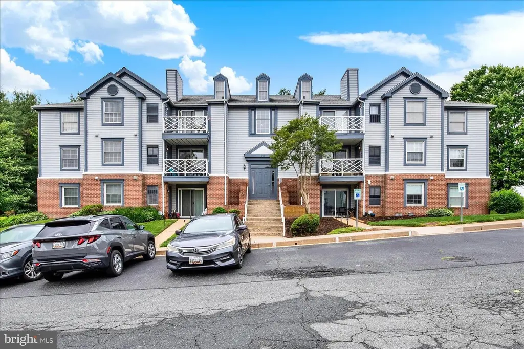 209 Oak Leaf Cir Unit 209-F