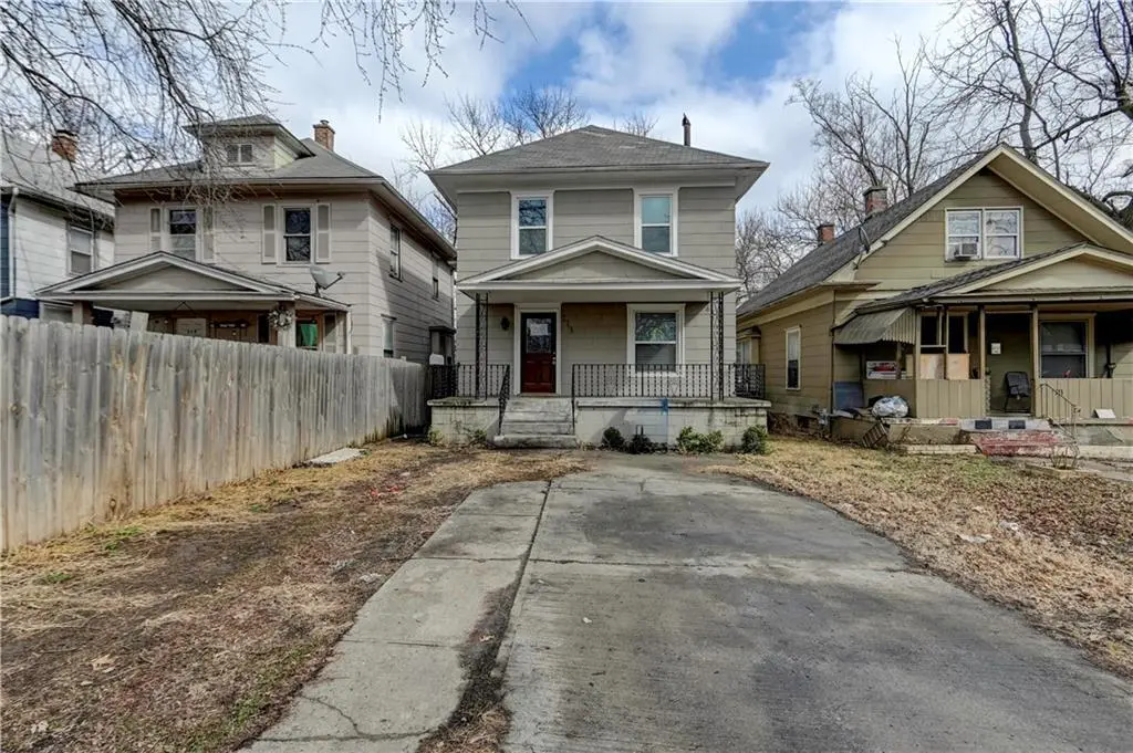 113 N White Ave