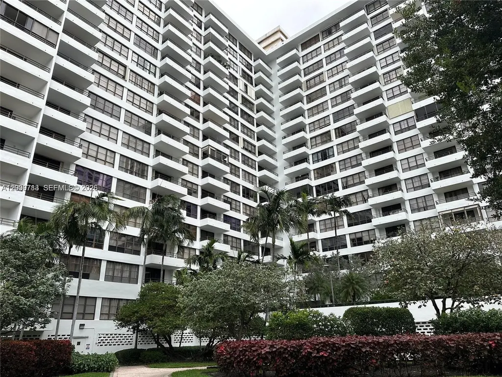 600 Three Islands Blvd #1402