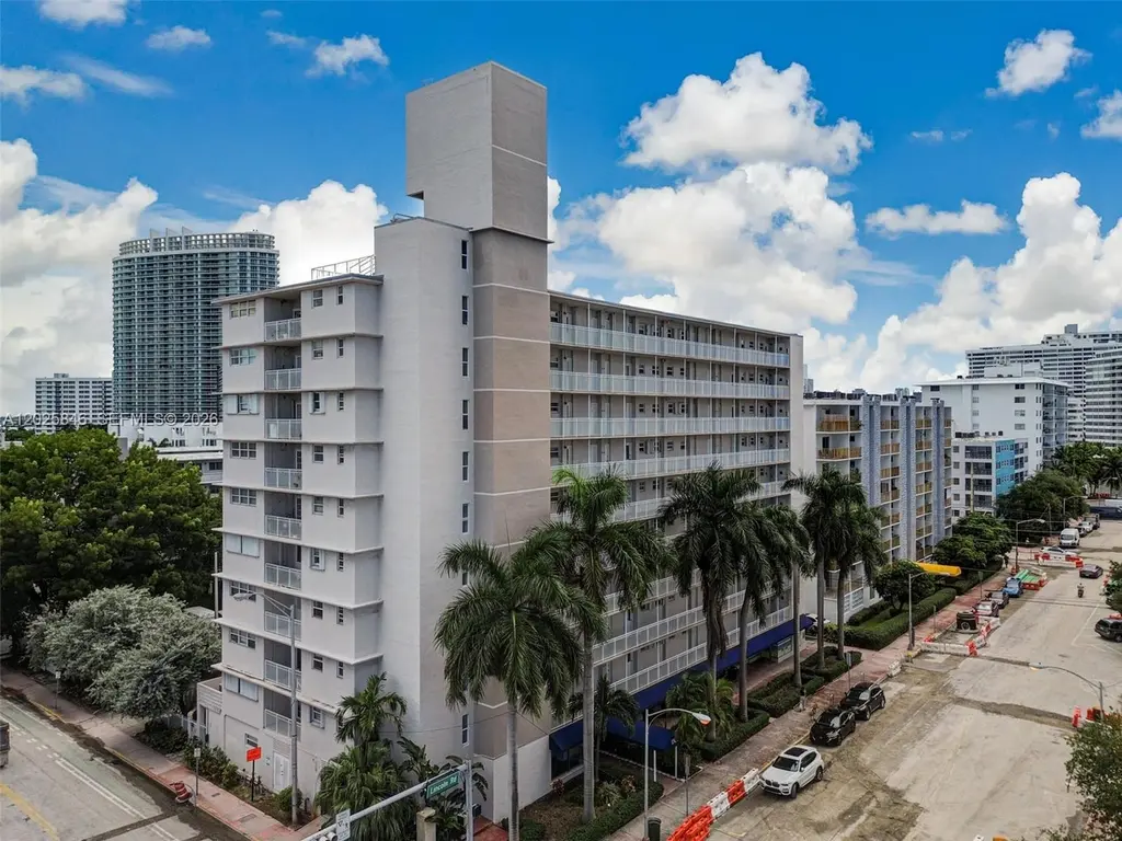1300 Lincoln Rd Unit B402