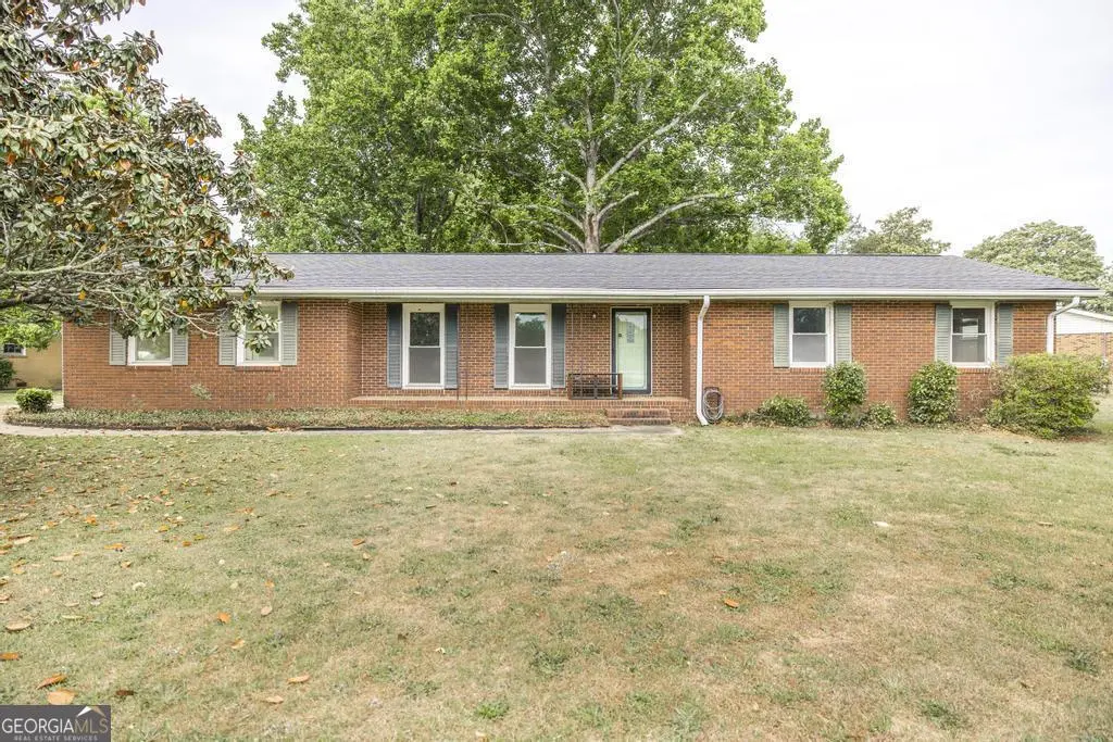 105 Auburn Dr