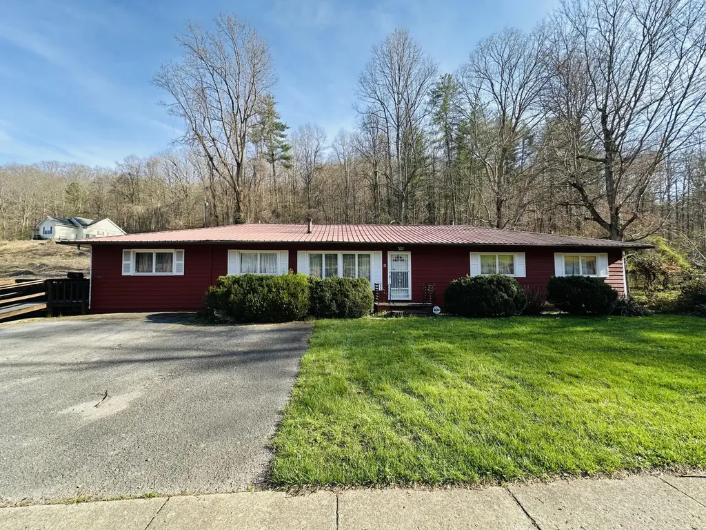 212 Town Branch Rd