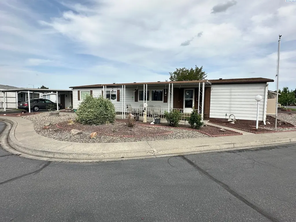7901 W Clearwater Ave #168