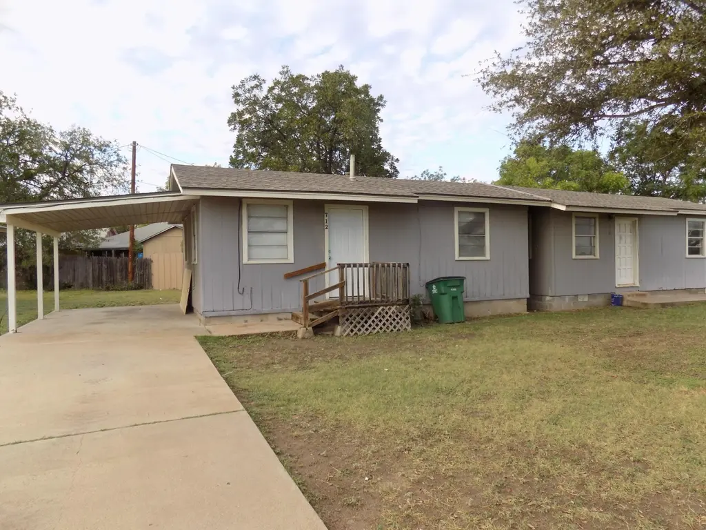 712 E Highland Blvd