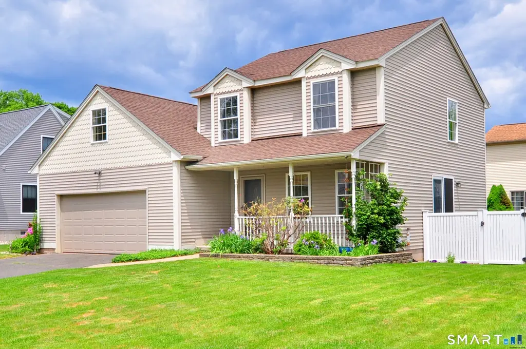 9 Crystal Dr