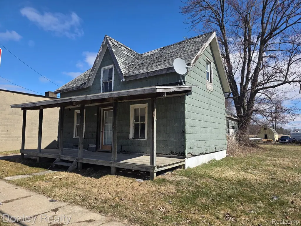 9620 Main St